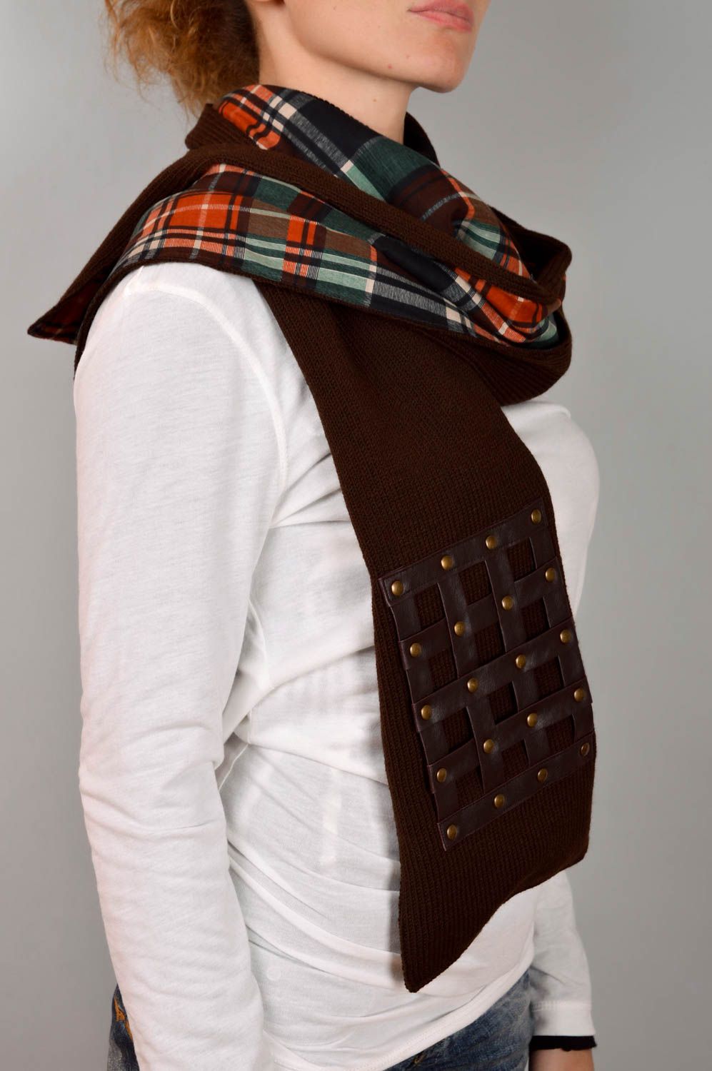 Шарф ручной работы коричневый шарф на шею двухсторонний мужской шарф с кожей фото 5