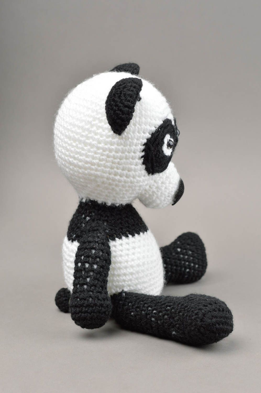 Красивая мягкая игрушка ручной работы панда для ребенка вязаная небольшая фото 1