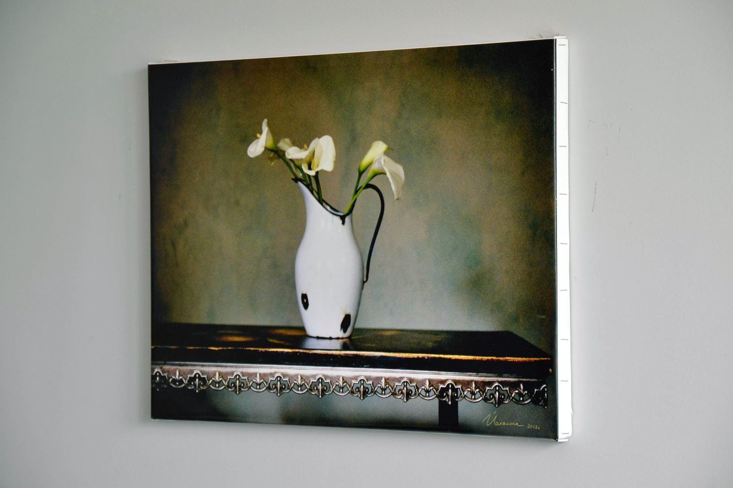 Картина Каллы на столе фото 1