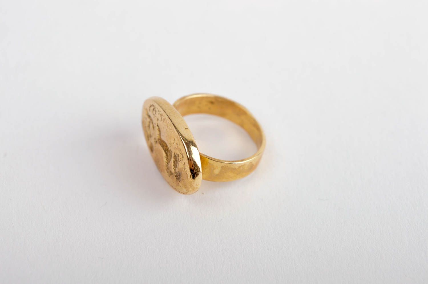 Кольцо ручной работы кольцо из латуни металлическое украшение авторского дизайна фото 3