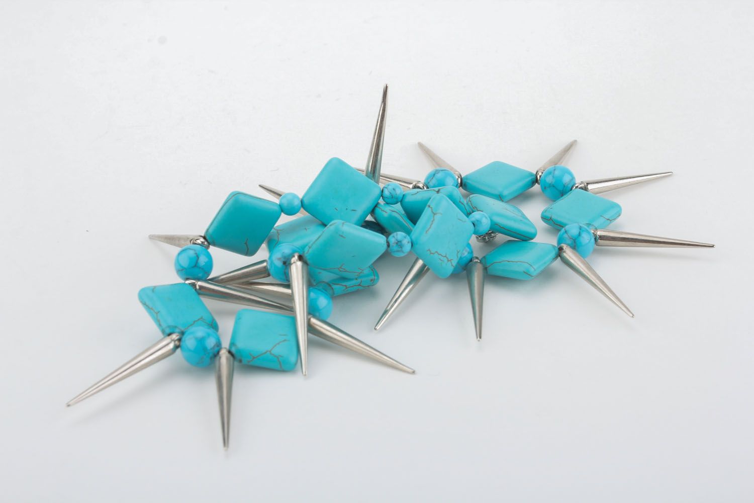 Turquoise necklace with spikes photo 3