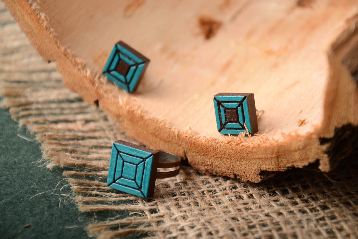 Bisutería artesanal anillo de madera cuadrado pendientes originales color azul  foto 1