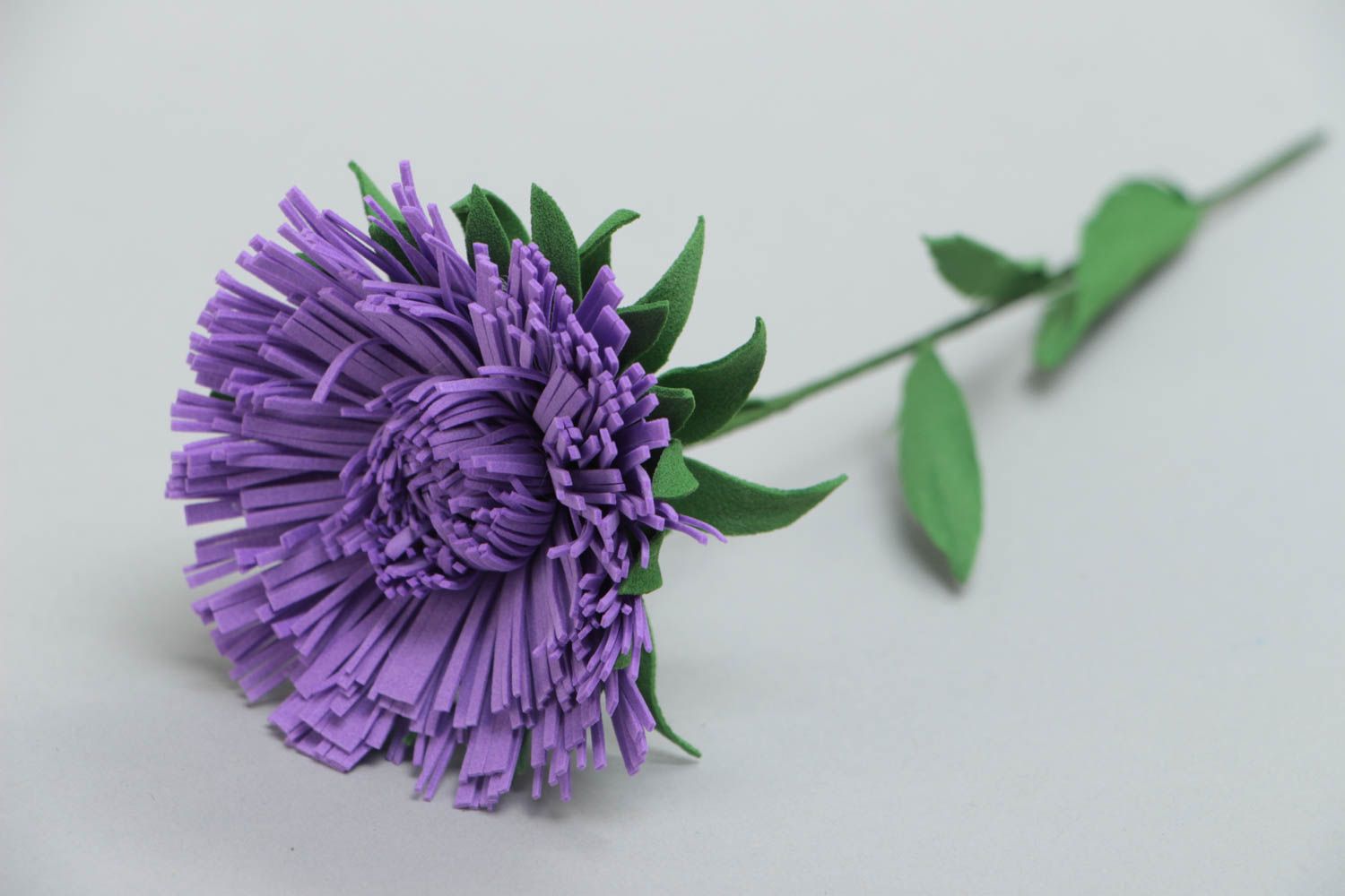 Dekorative Blume aus Textil Foamiran für Interieur Dekor handmade Violette Aster foto 4