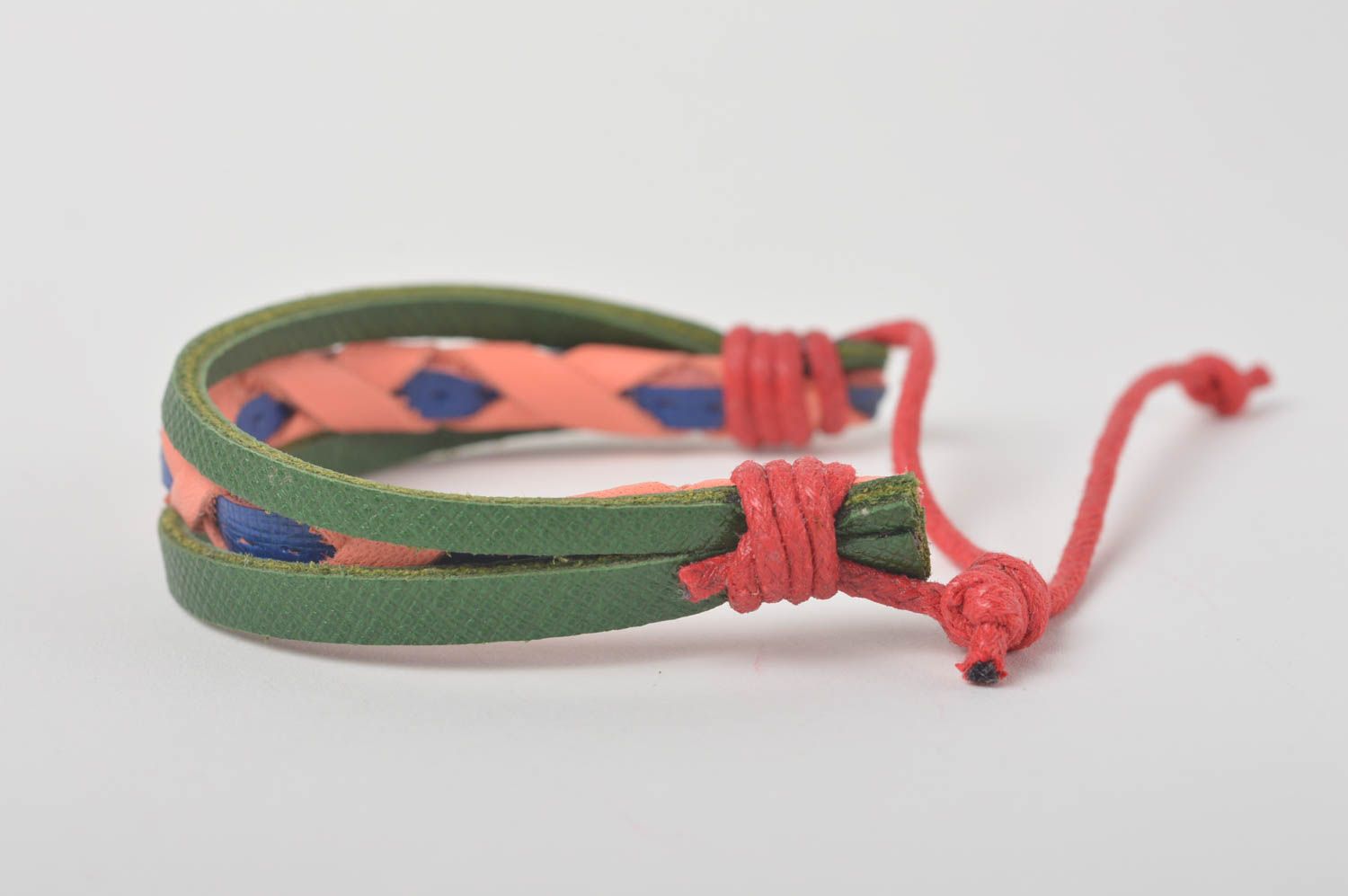 Браслет ручной работы кожаный браслет дизайнерское украшение розовое с зеленым фото 2