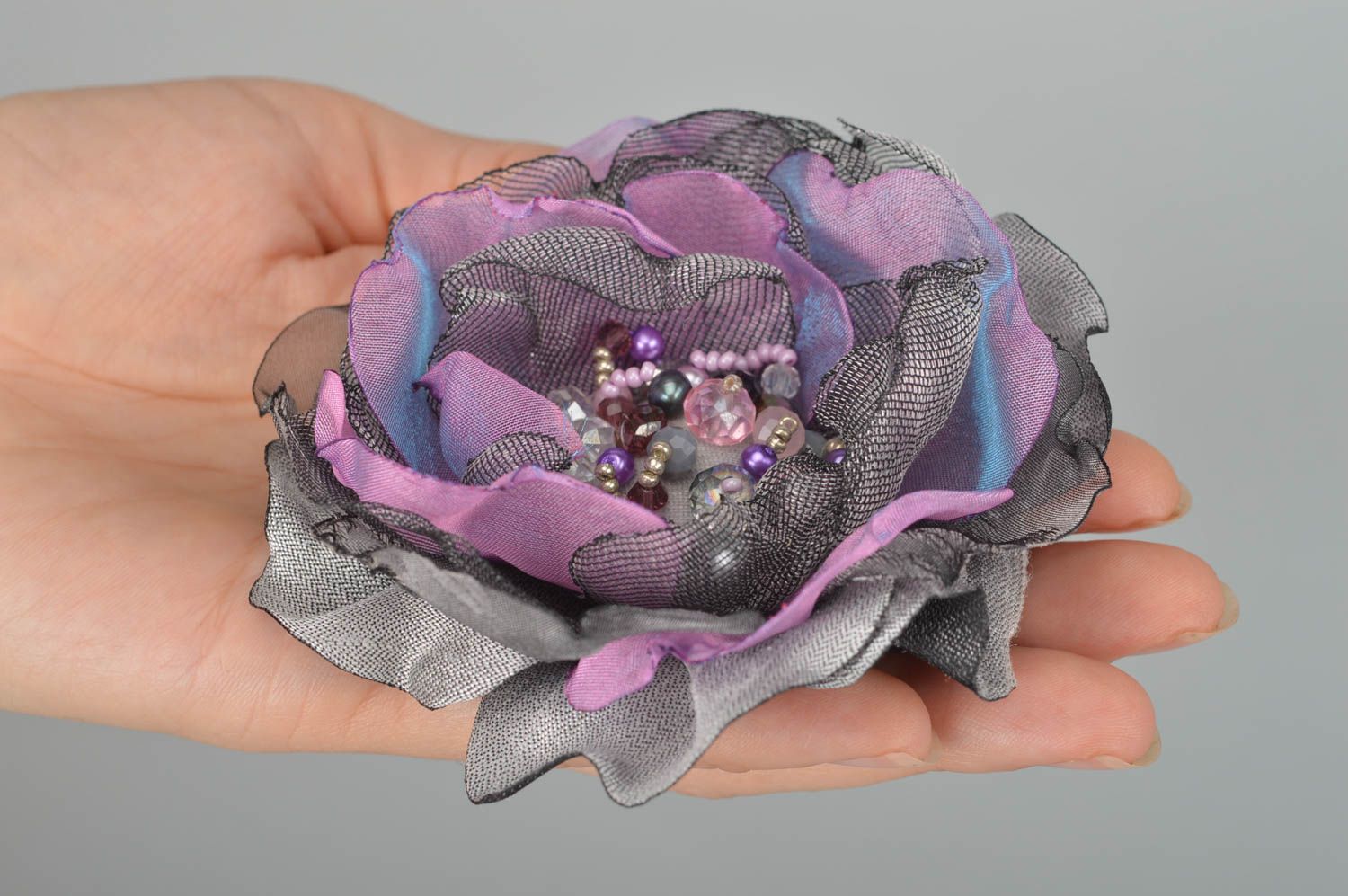 Broche Barrette fleur mauve-gris faite main originale Cadeau pour femme photo 3