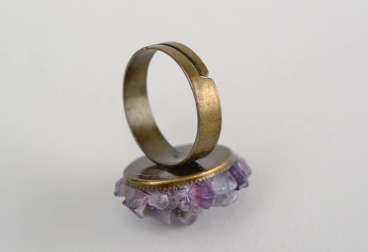 Ovaler handmade Metall Ring mit Amethyst und einstellbarer Größe foto 5
