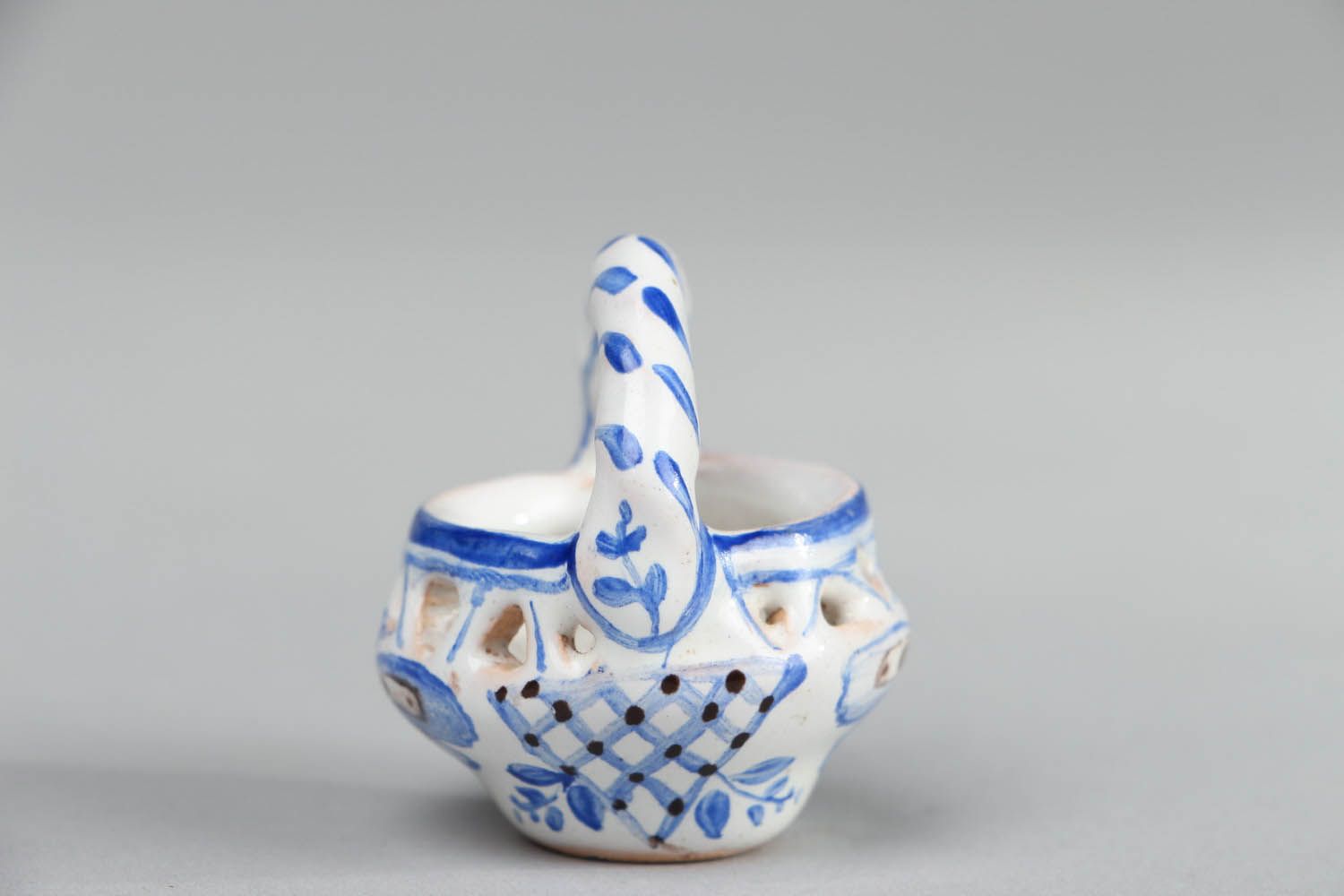 1,5-inch white and blue handmade basket vase for shelf décor 0,04 lb photo 3