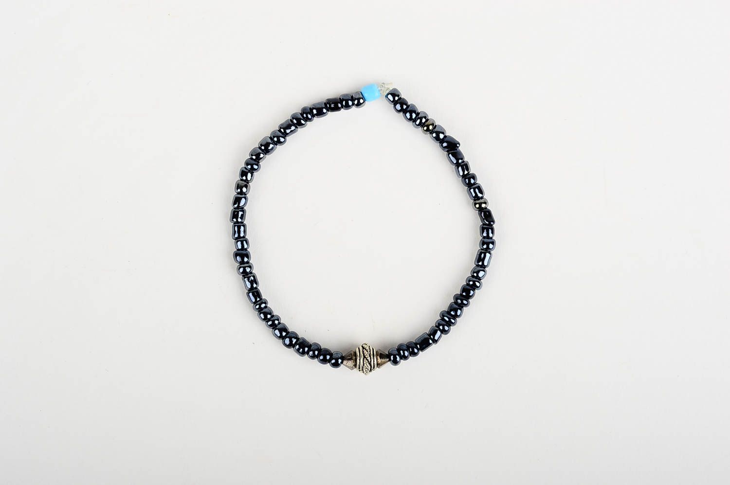 Bracelet perles rocaille Bijou fait main foncé Accessoire pour femme tendance photo 1