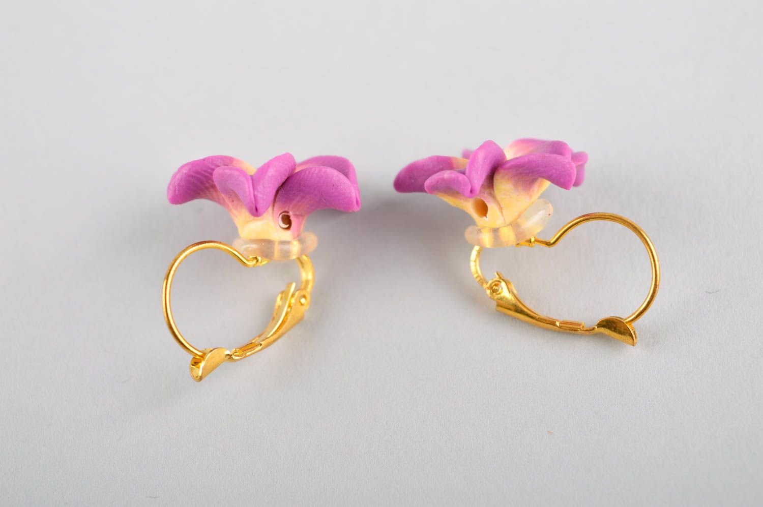 Violette zarte Blumen Ohrringe handmade Designer Schmuck Accessoire für Frauen foto 4
