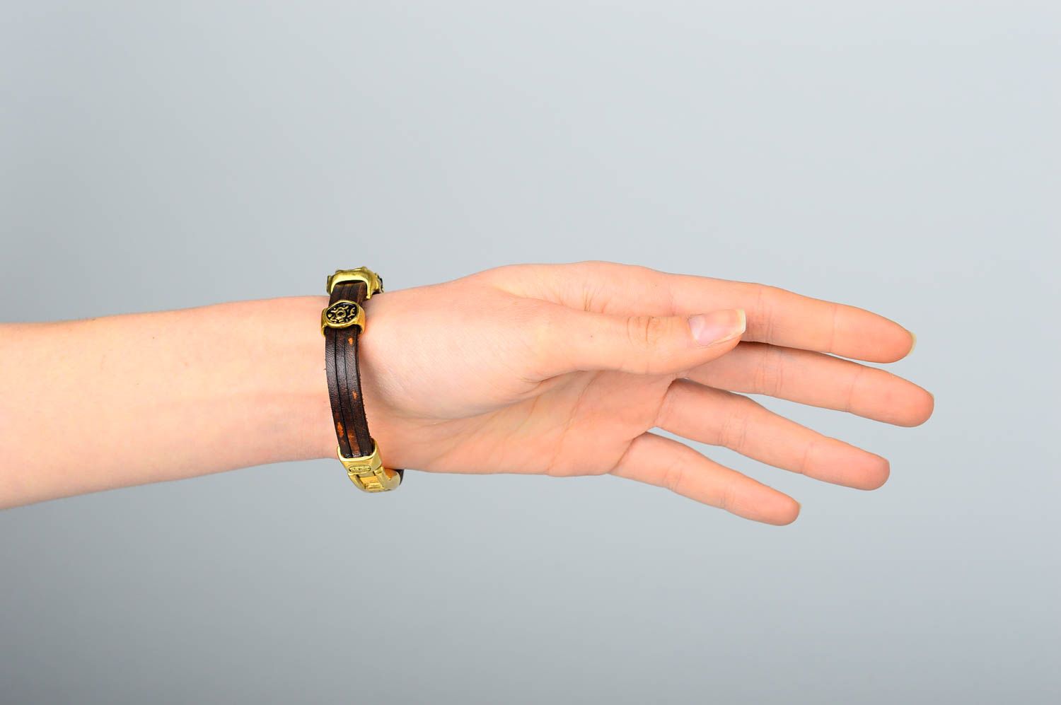 Кожаный браслет хэнд мэйд браслет на руку для женщин украшение из кожи фото 2