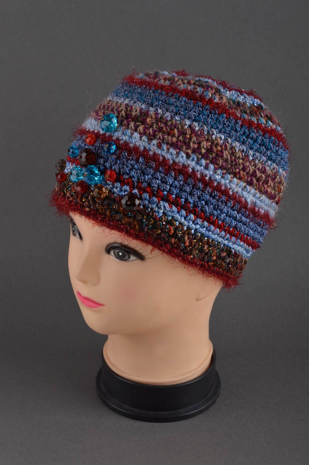 Chapeau tricot fait main Bonnet d'hiver de raie Vêtement pour femme original photo 1