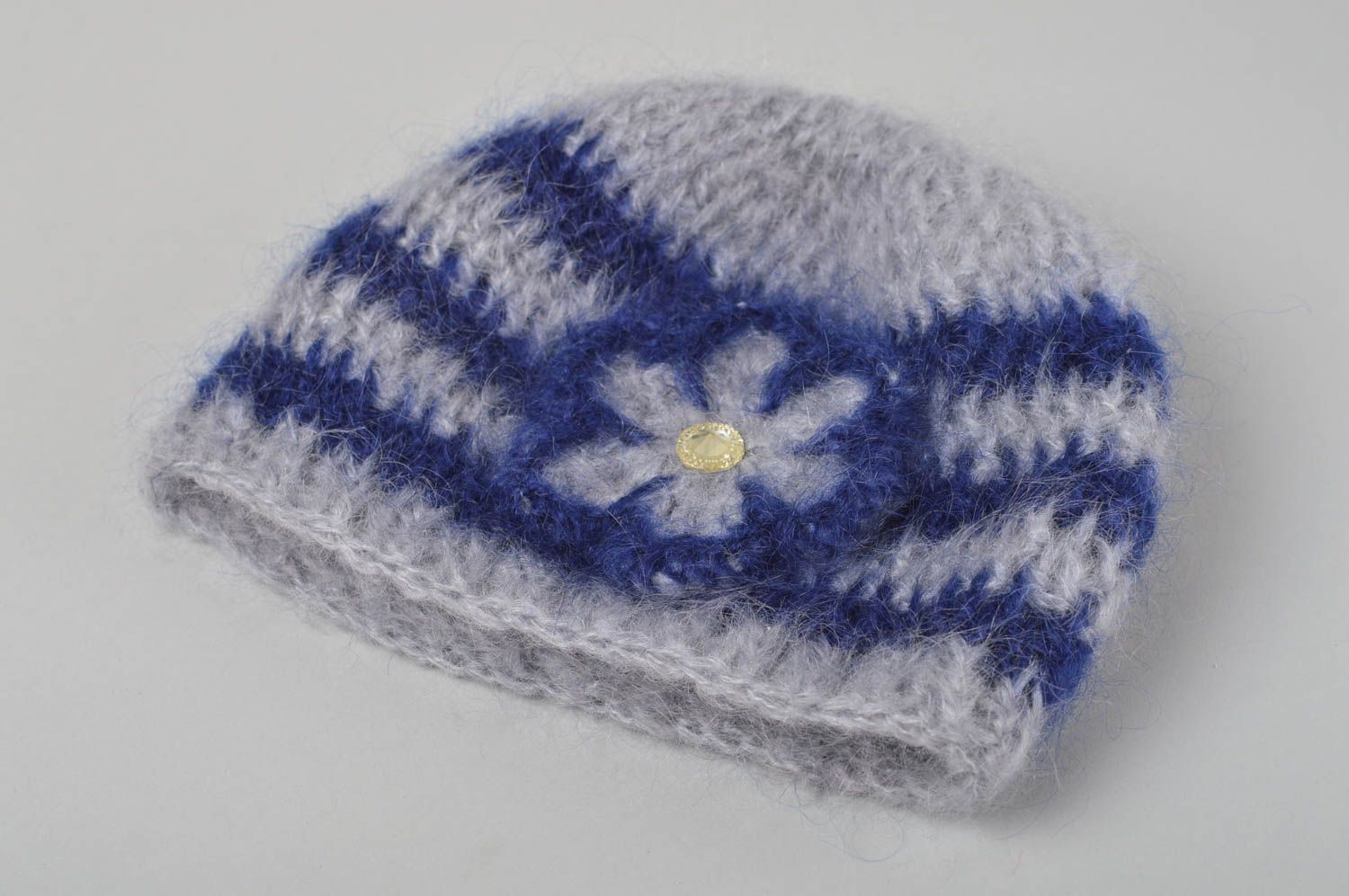 Вязаная шапка ручной работы зимняя шапка для девочки вязаная шапочка шерстяная фото 2
