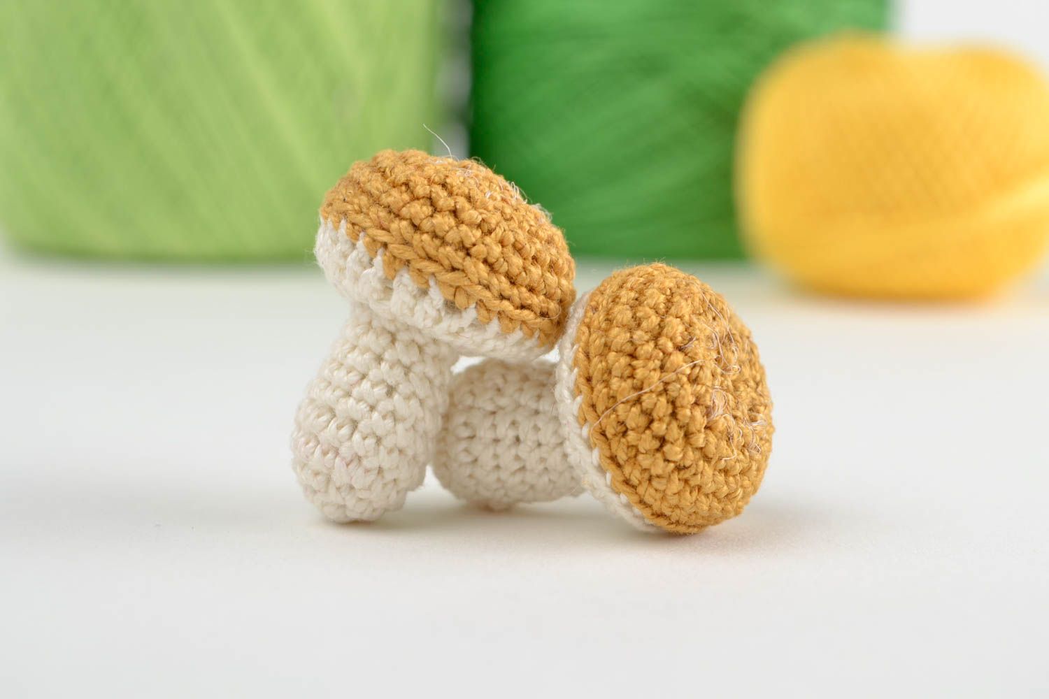 Jouets au crochet Peluche faite main champignon Cadeau pour enfant tendance photo 1