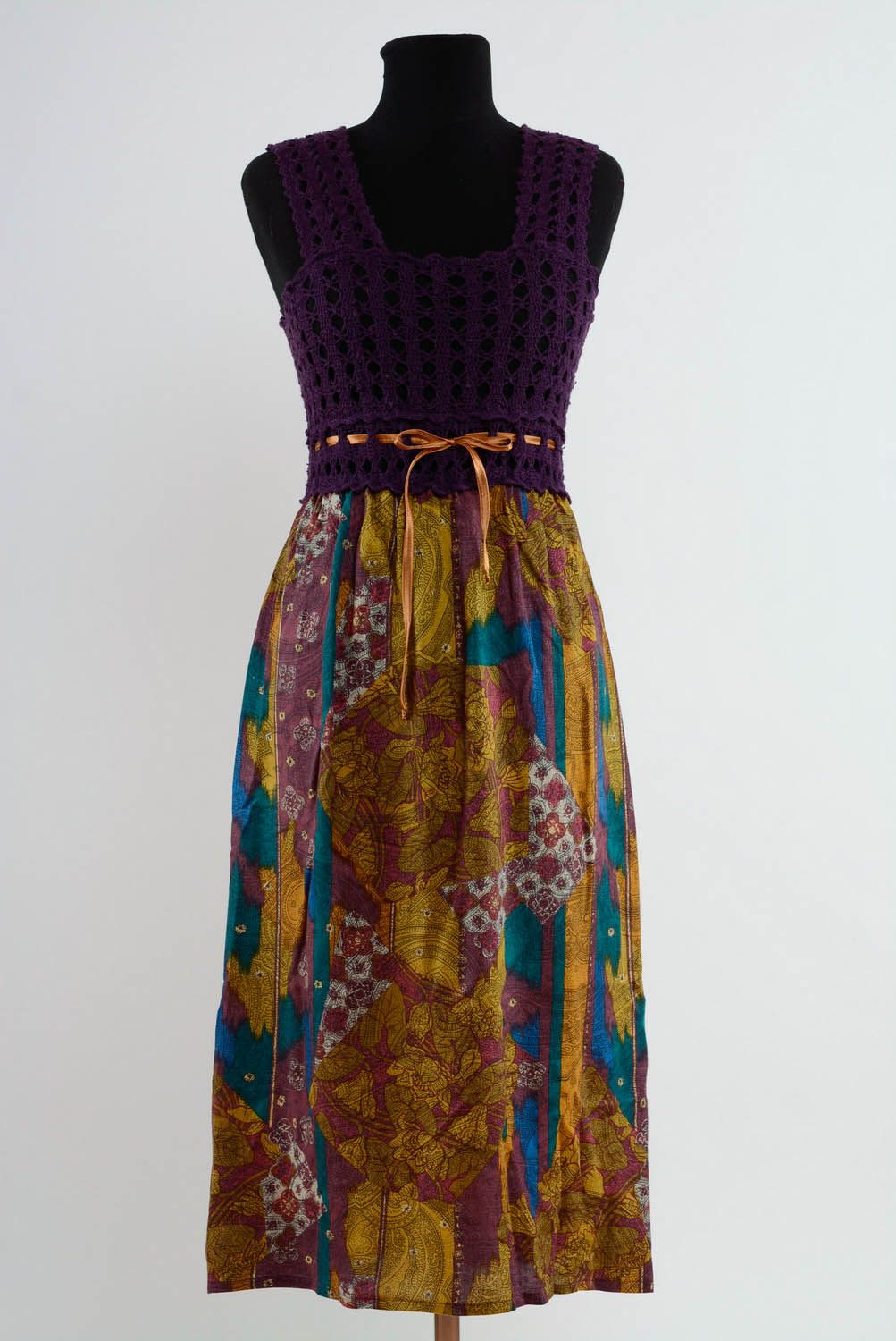 Robe longue violette en acrylique et demi-laine photo 2