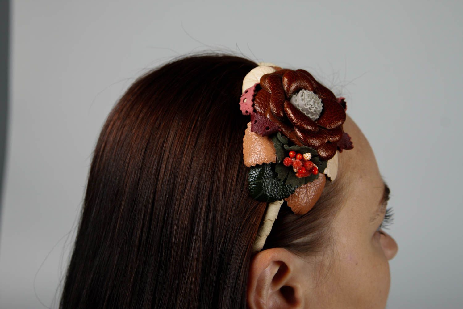 Serre-tête fleur marron fait main Cerceau cheveux en cuir Cadeau pour femme photo 2