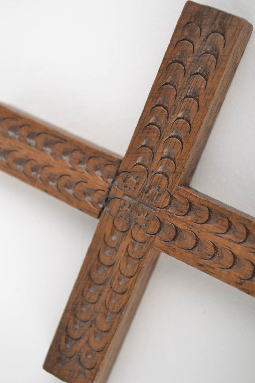 Крест ручной работы резной крест из дерева крест православный украшение на стену фото 2