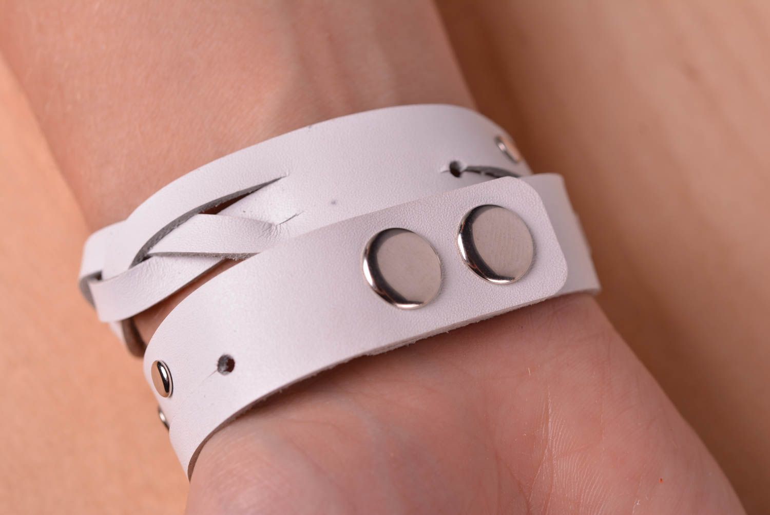 Bracelet cuir Bijou fait main Accessoire femme de couleur blanche cadeau photo 5