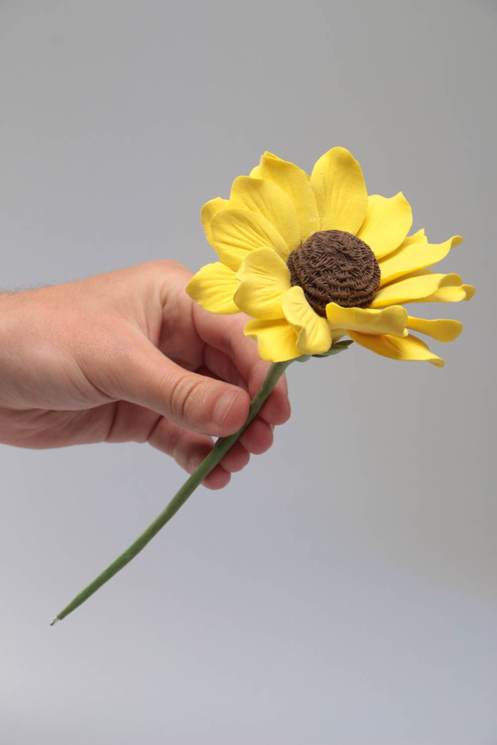 Flor decorativa de arcilla polimérica girasol artificial artesanal amarillo  foto 5