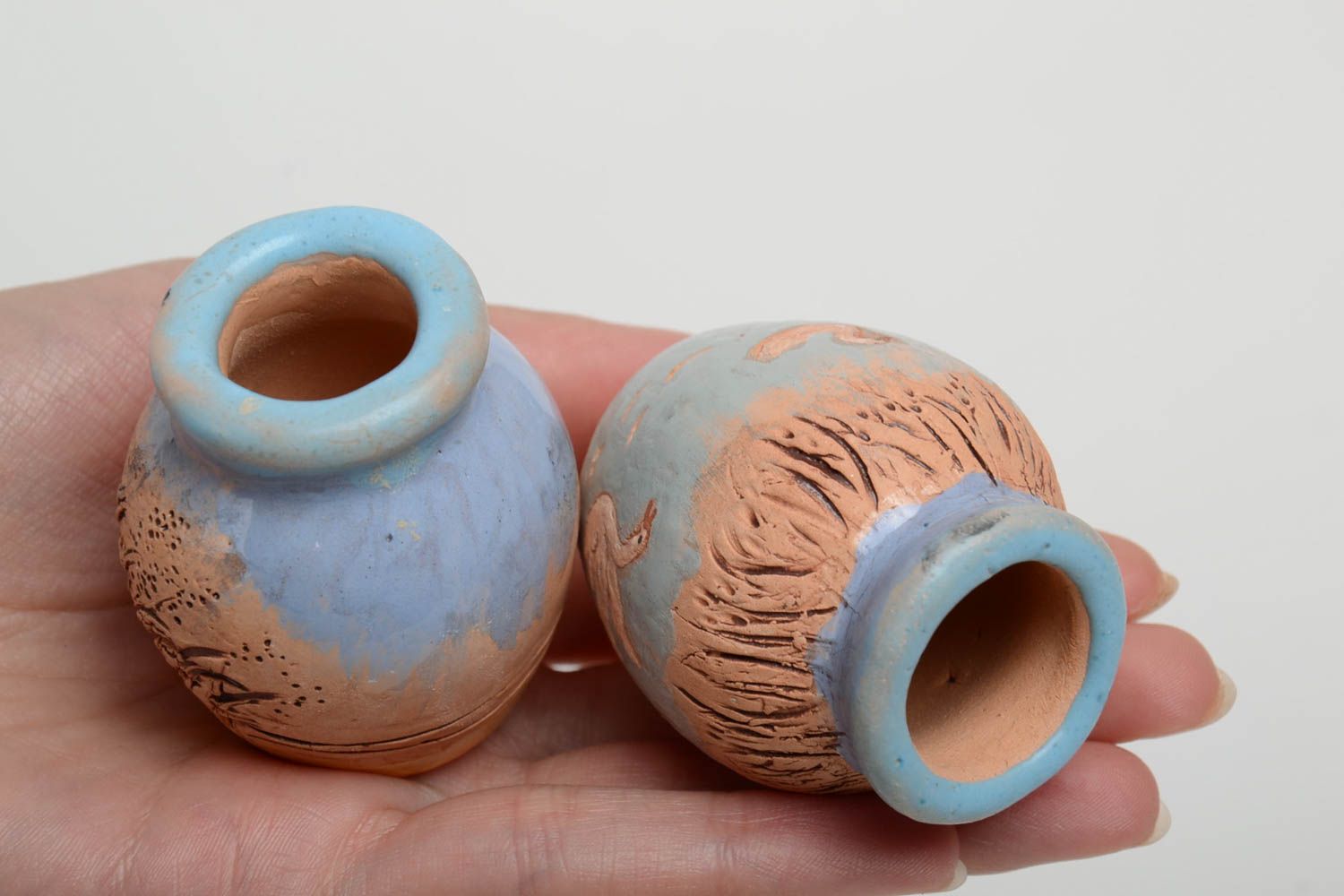 Juego de 2 jarros decorativos de cerámica pequeños artesanales en miniatura  foto 5