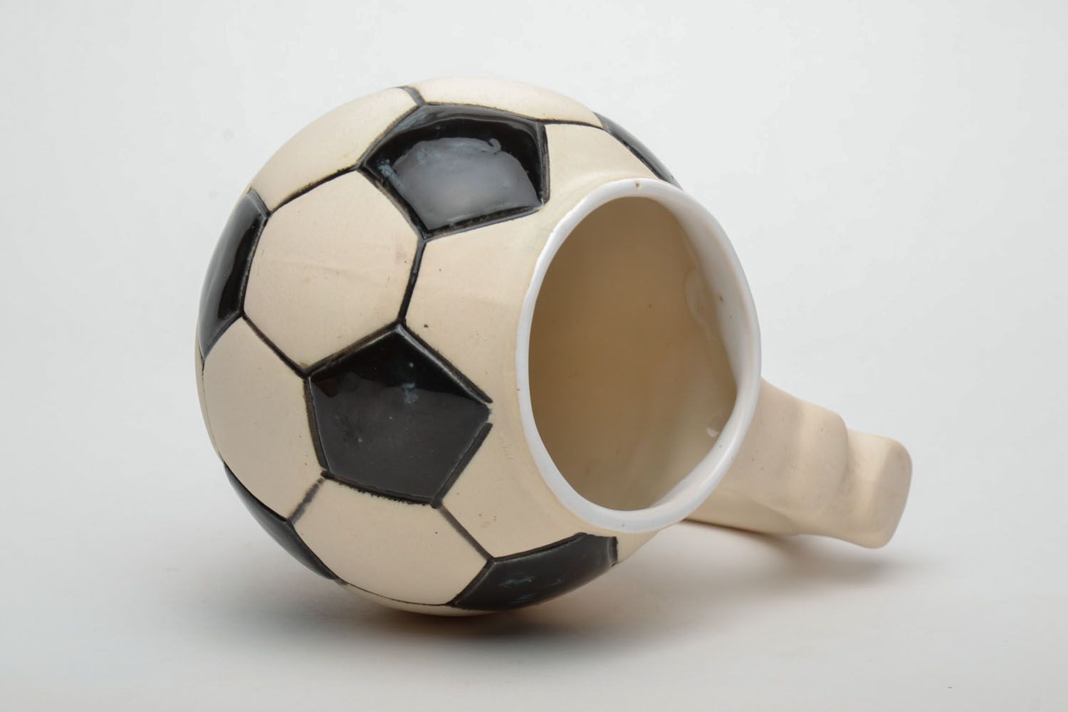 Керамическая пивная кружка Мяч фото 4