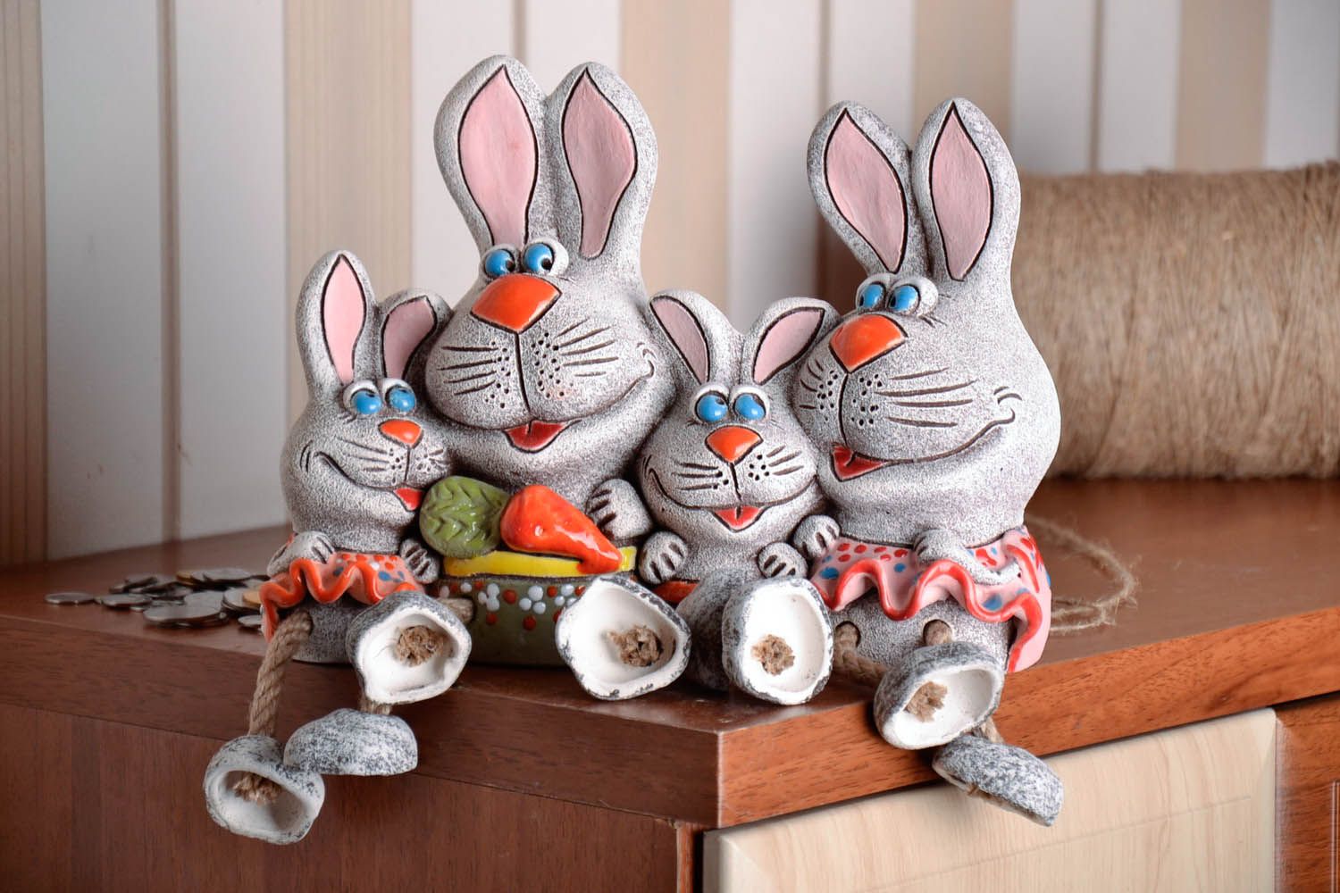 Salvadanaio fatto a mano di argilla conigli in ceramica regalo originale  foto 2