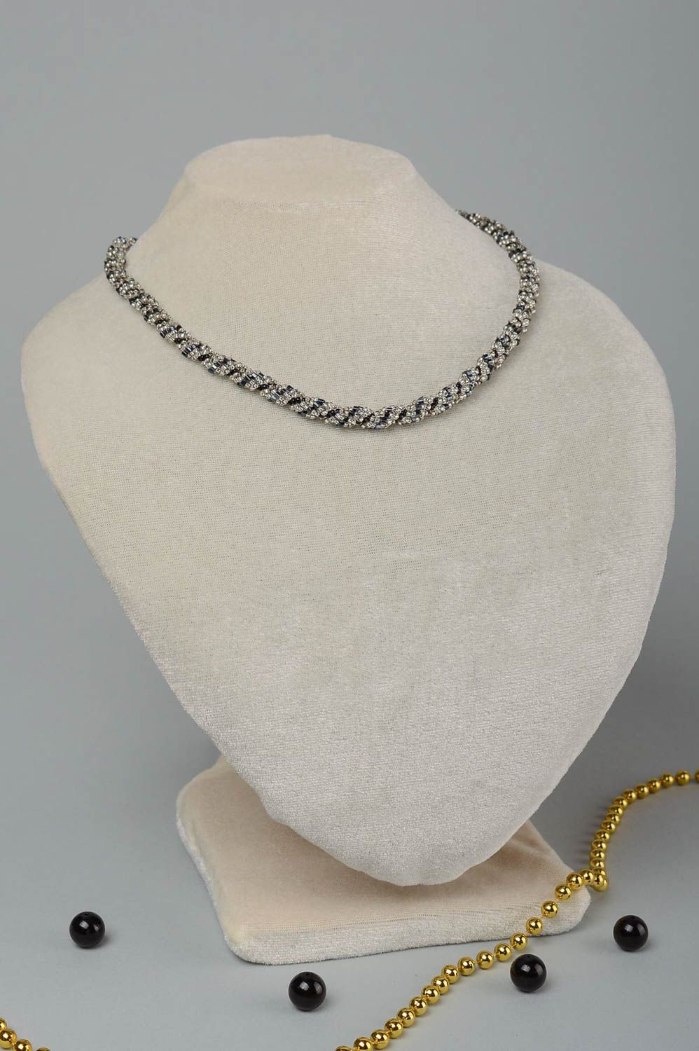 Beaded necklace handmade elegatn jewelry for women exclusive accessories photo 1
