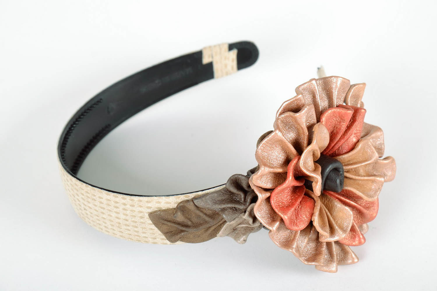 Head wreath with flowers made of genuine leather photo 5
