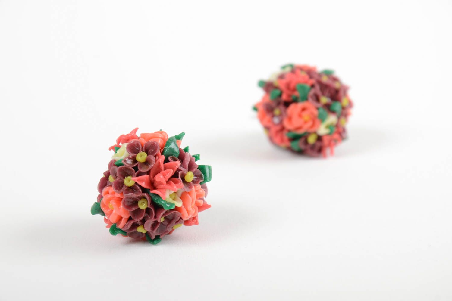 Серьги цветочные шары из полимерной глины ручной работы нарядные для девушки фото 3