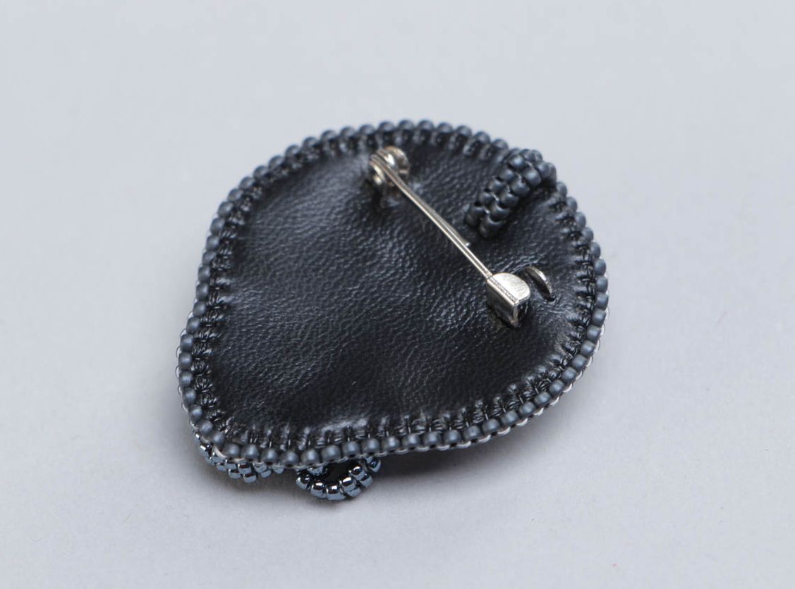 Beautiful round handmade gemstone brooch embroidered with beads photo 4