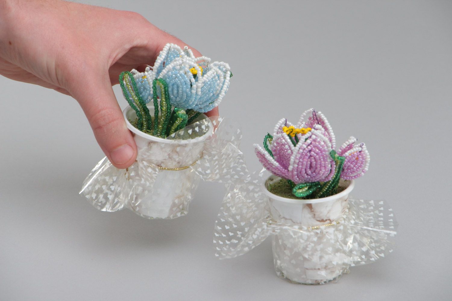 Set of handmade artificial flowers woven of Chinese beads in the shape of spring crocuses 2 items photo 5