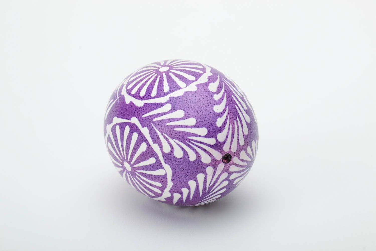 Handmade decorative violet and white Easter egg painted in Lemkiv style photo 4
