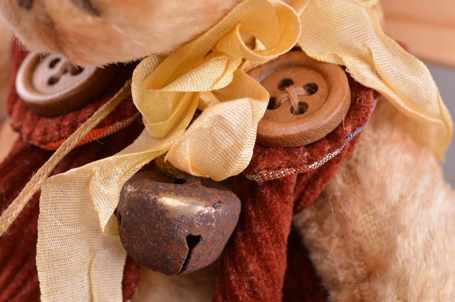 Petite peluche décorative faite main de style vintage ourson brun clair photo 2