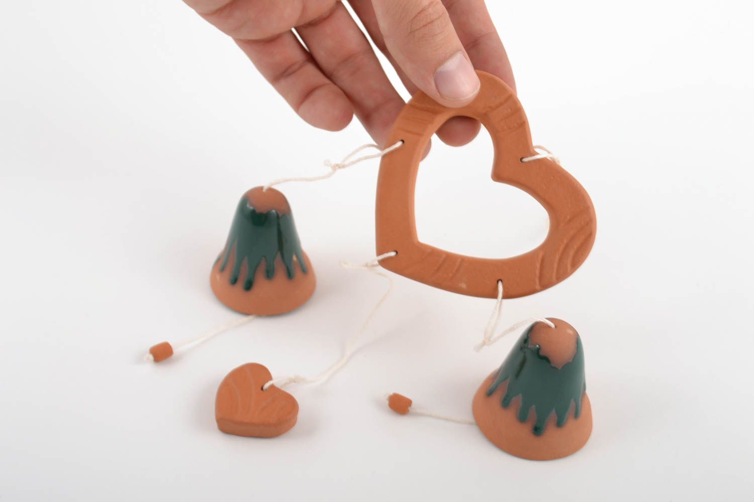 Clochettes peintes avec cœur en argile faites main suspension décorative photo 2