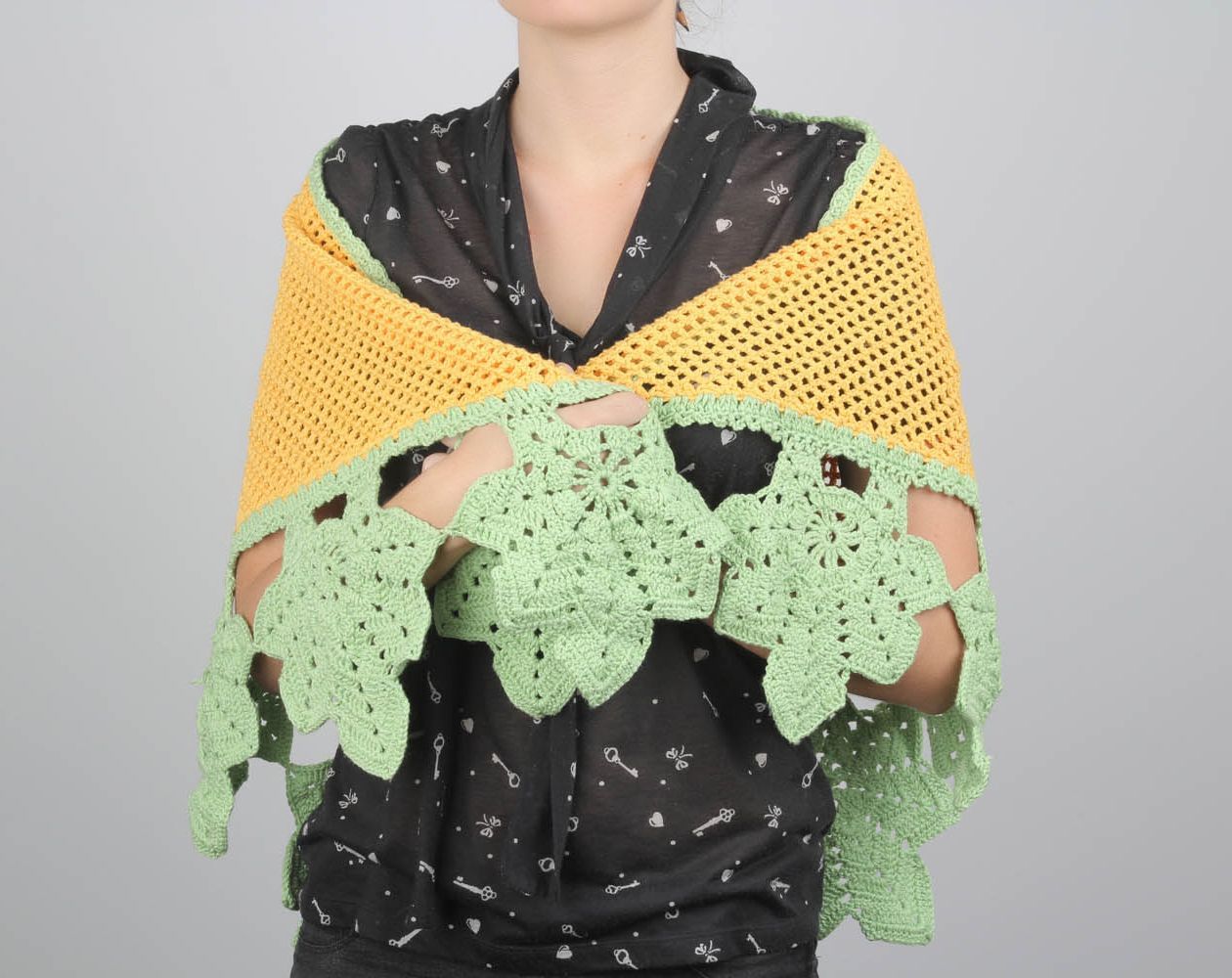 Crochet cape  photo 1