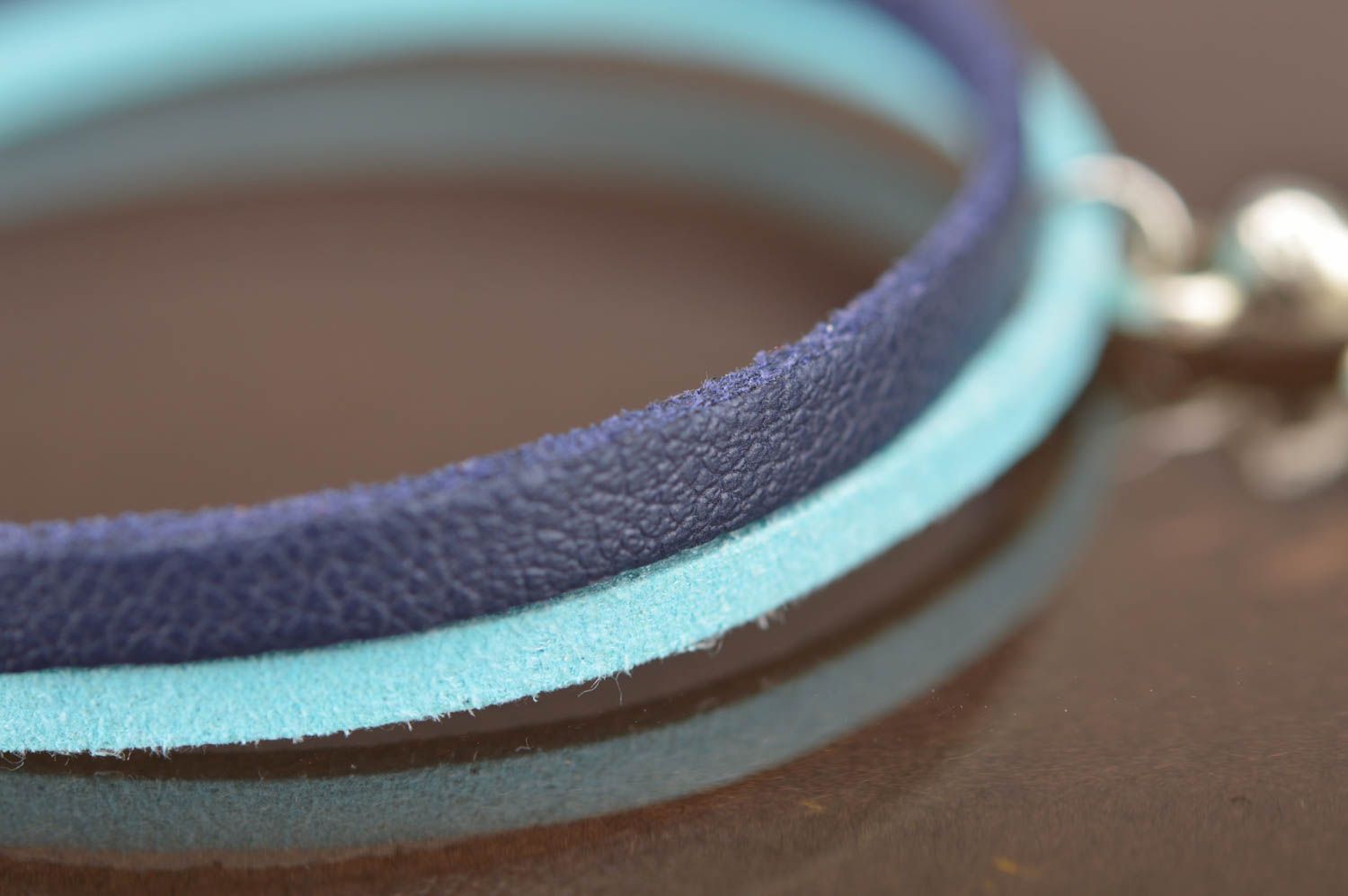 Schönes Damen Designer handmade Leder Armband in Blau mit Schildkröte Anhänger  foto 5