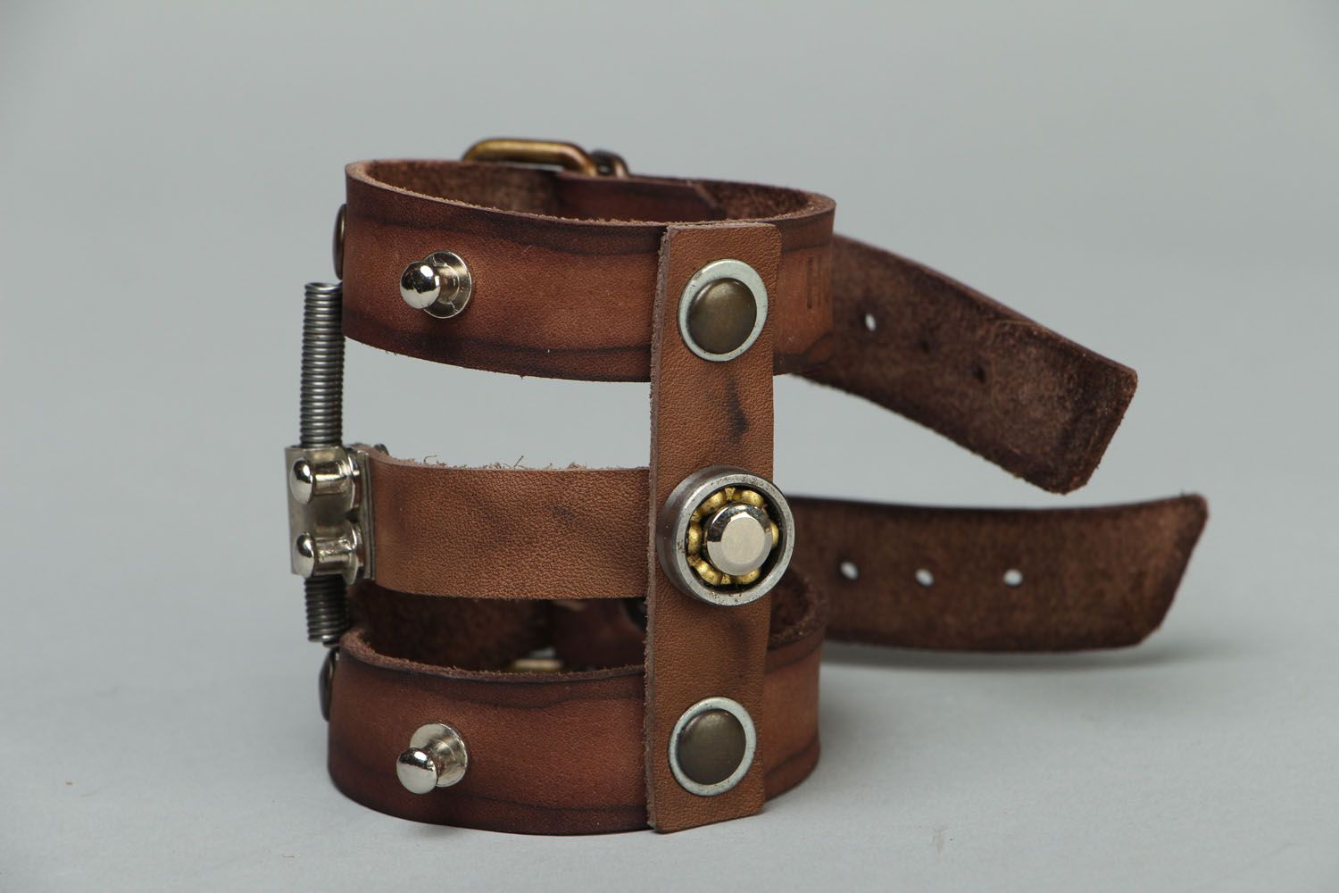 Unusual leather bracelet photo 1