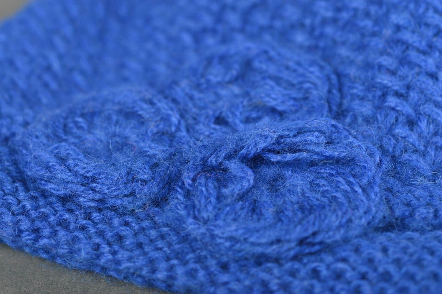Bonnet bleu fait main Bonnet pour fille tricoté au crochet Vêtement enfant photo 3