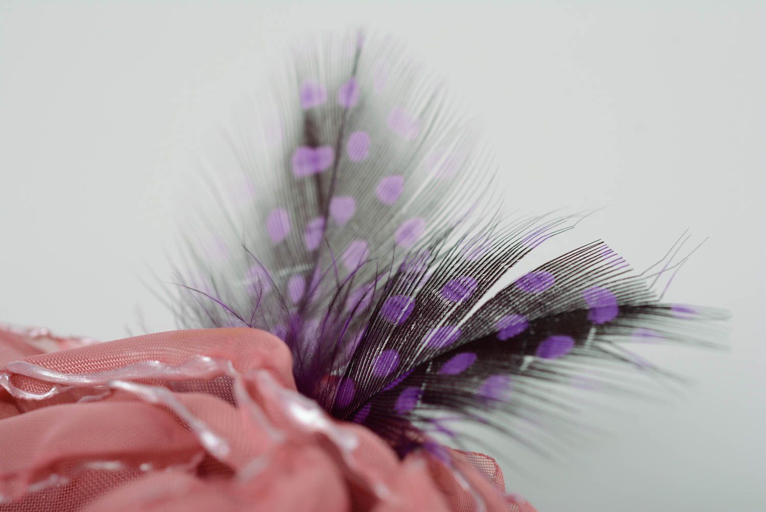 Handmade lilac chiffon flower brooch with feathers photo 4