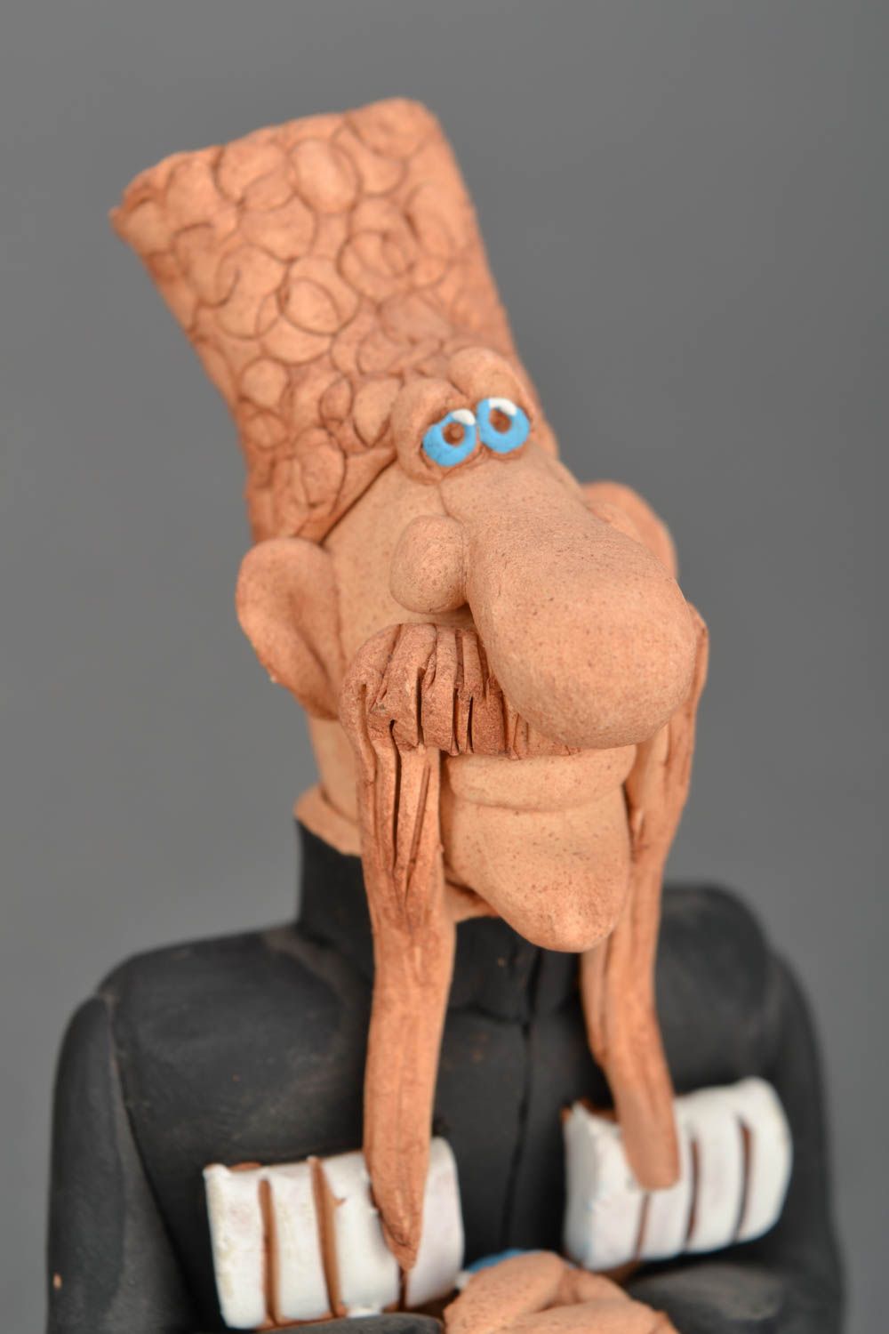 Figurine en céramique faite main Géorgien avec poignard photo 3