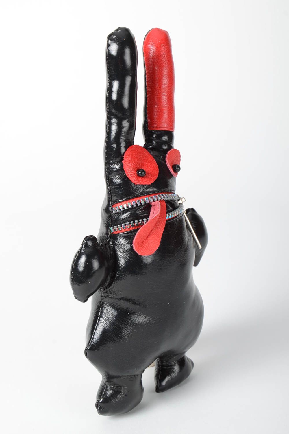 Игрушка ручной работы интерьерная игрушка декор для дома черная с красным фото 3
