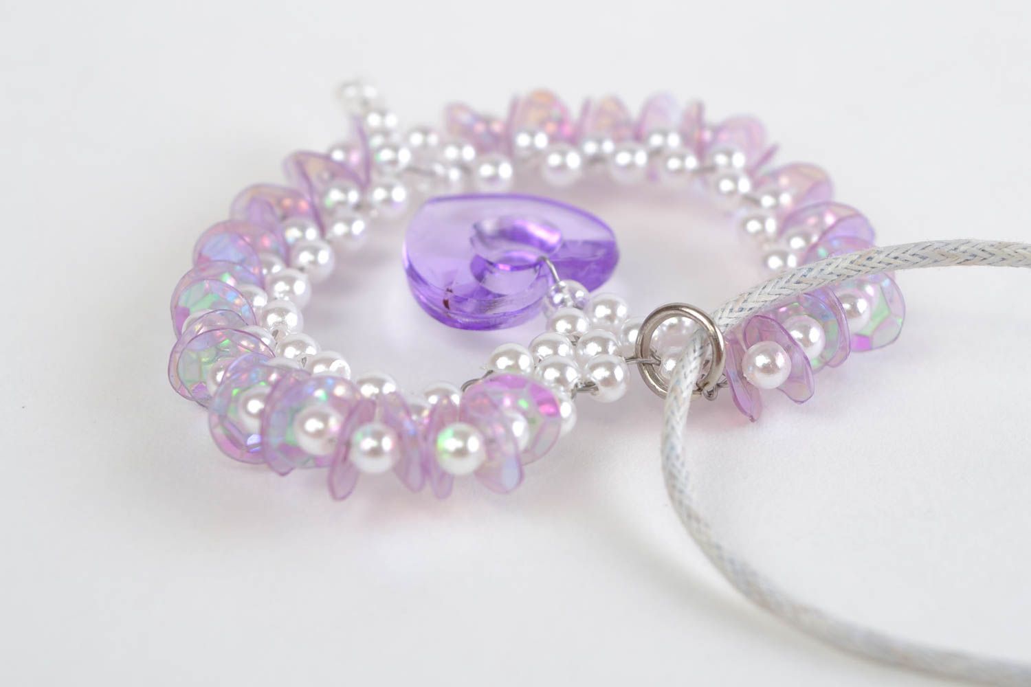 Pendentif fait main original en perles de rocailles violet avec cordon ciré photo 5