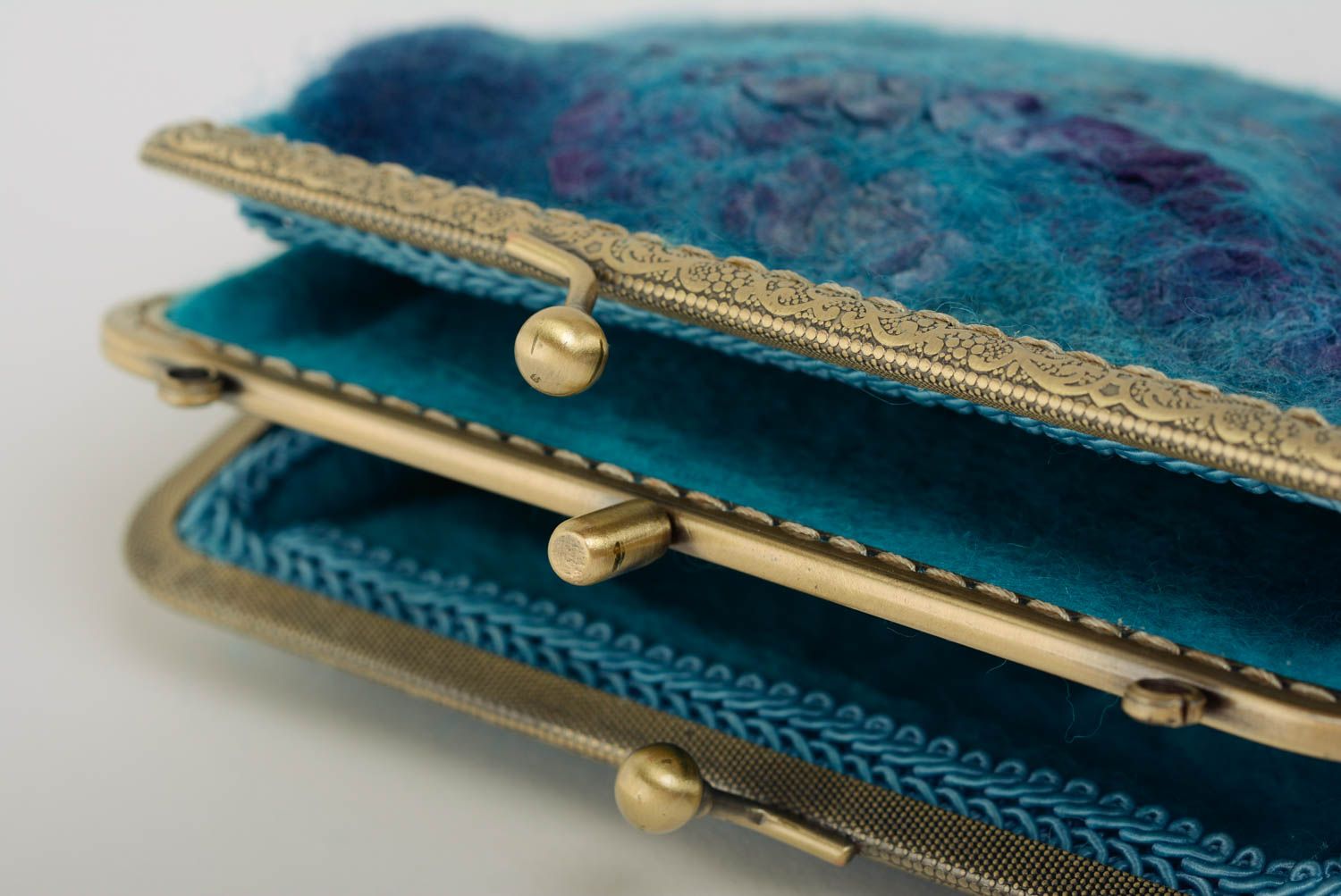 Blaue Geldbörse aus Wolle schön mit Taschenbügel Künstler Accessoire für Frauen foto 4
