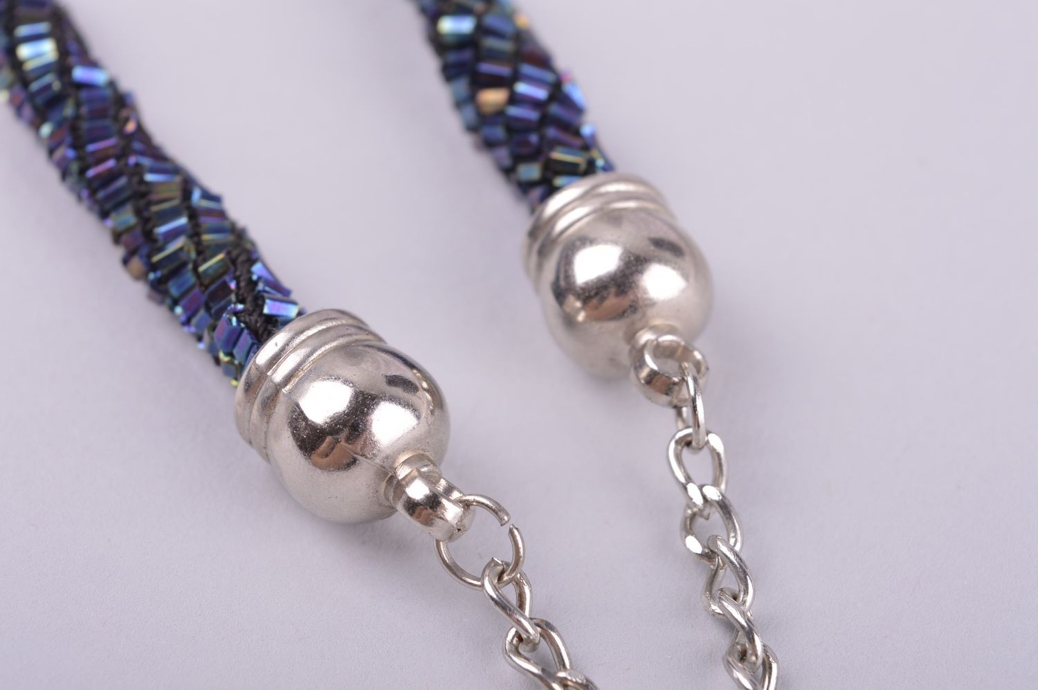 Collier perles de rocaille Bijou fait main bleu foncé Accessoire pour femme photo 2
