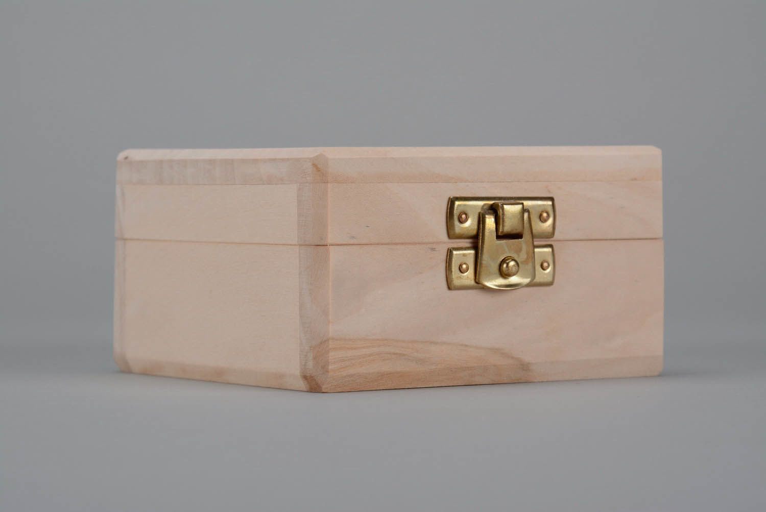 Boîte à bijoux en bois recouverte de velours à l'intérieur photo 1