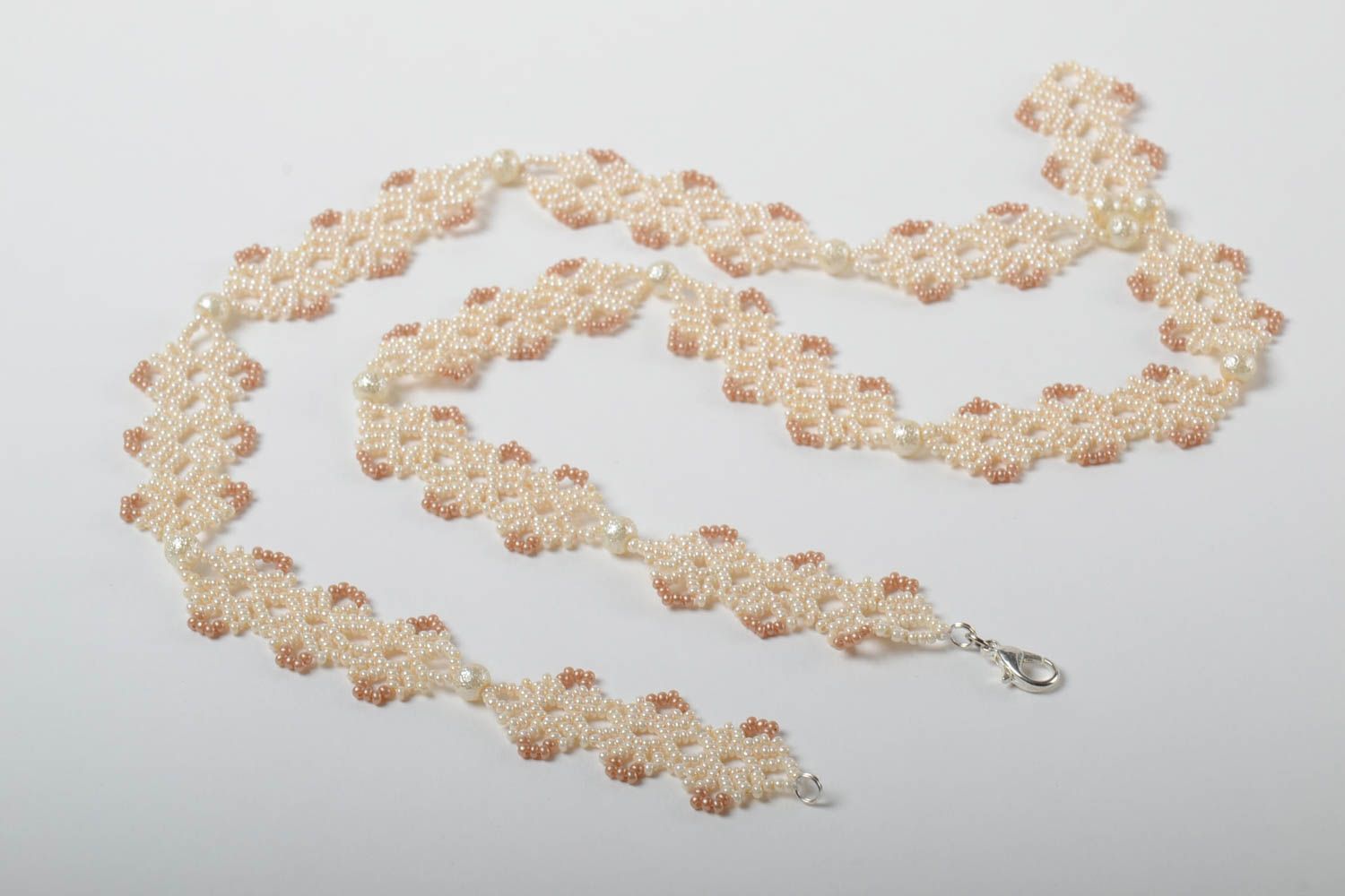 Collier fantaisie Bijoux fait main en perles de rocaille crème Cadeau femme photo 4