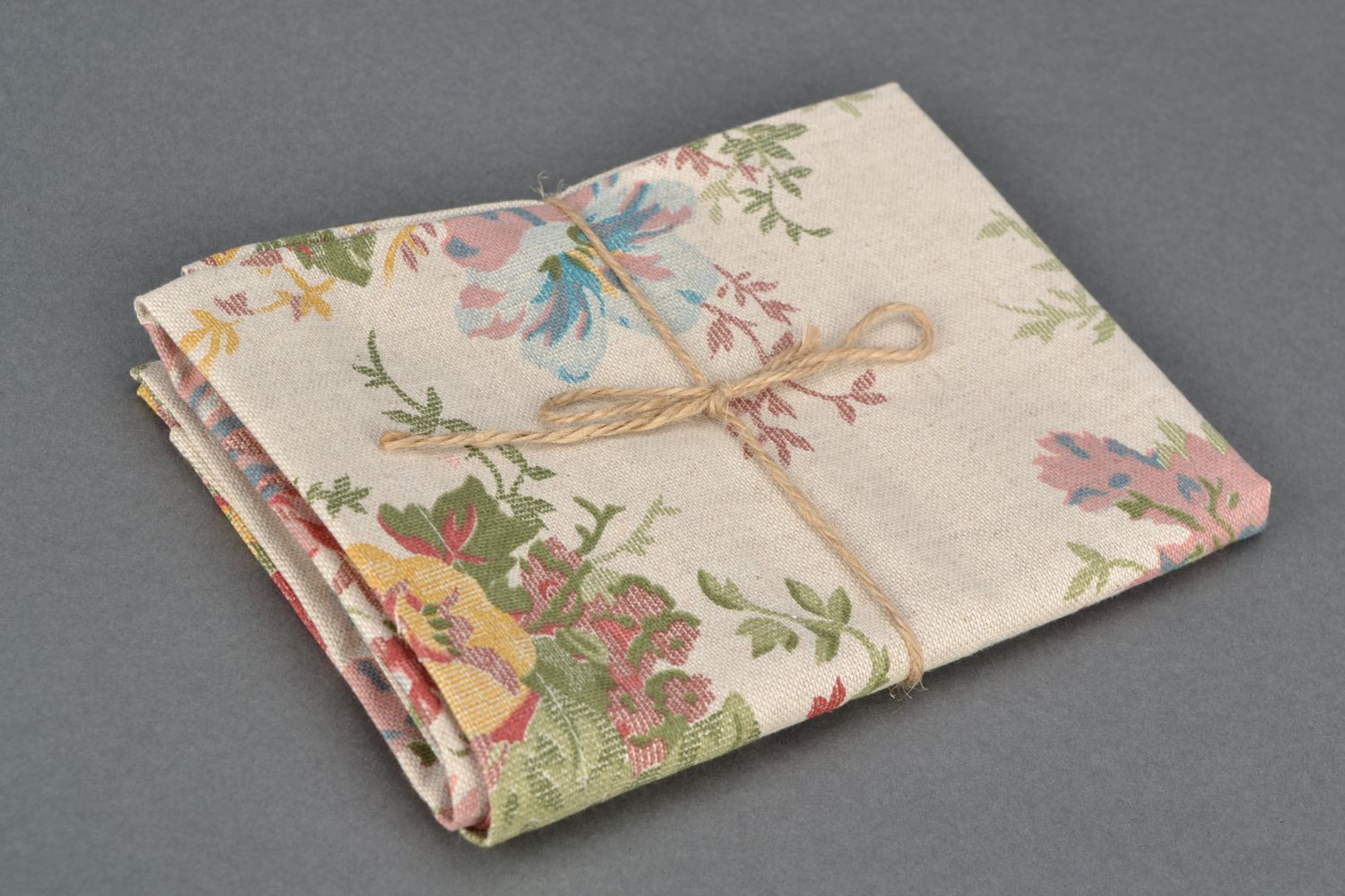 Chemin de table en tissu de coton et polyamide avec impression florale fait main photo 4