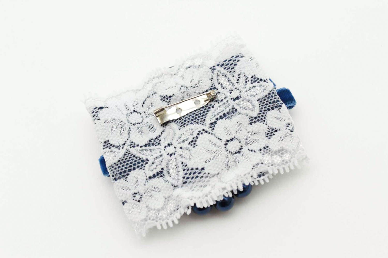 Schöne Brosche handmade Brosche Modeschmuck Accessoire für Frauen blau weiß foto 4