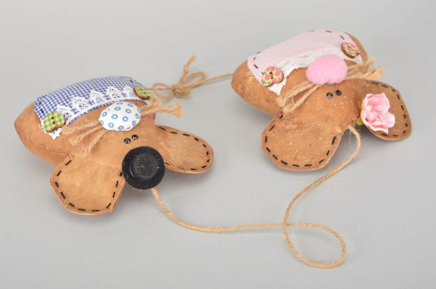 Stofftier Maus handgemachtes Geschenk Deko zum Aufhängen Deko Ideen aus Stoff  foto 2