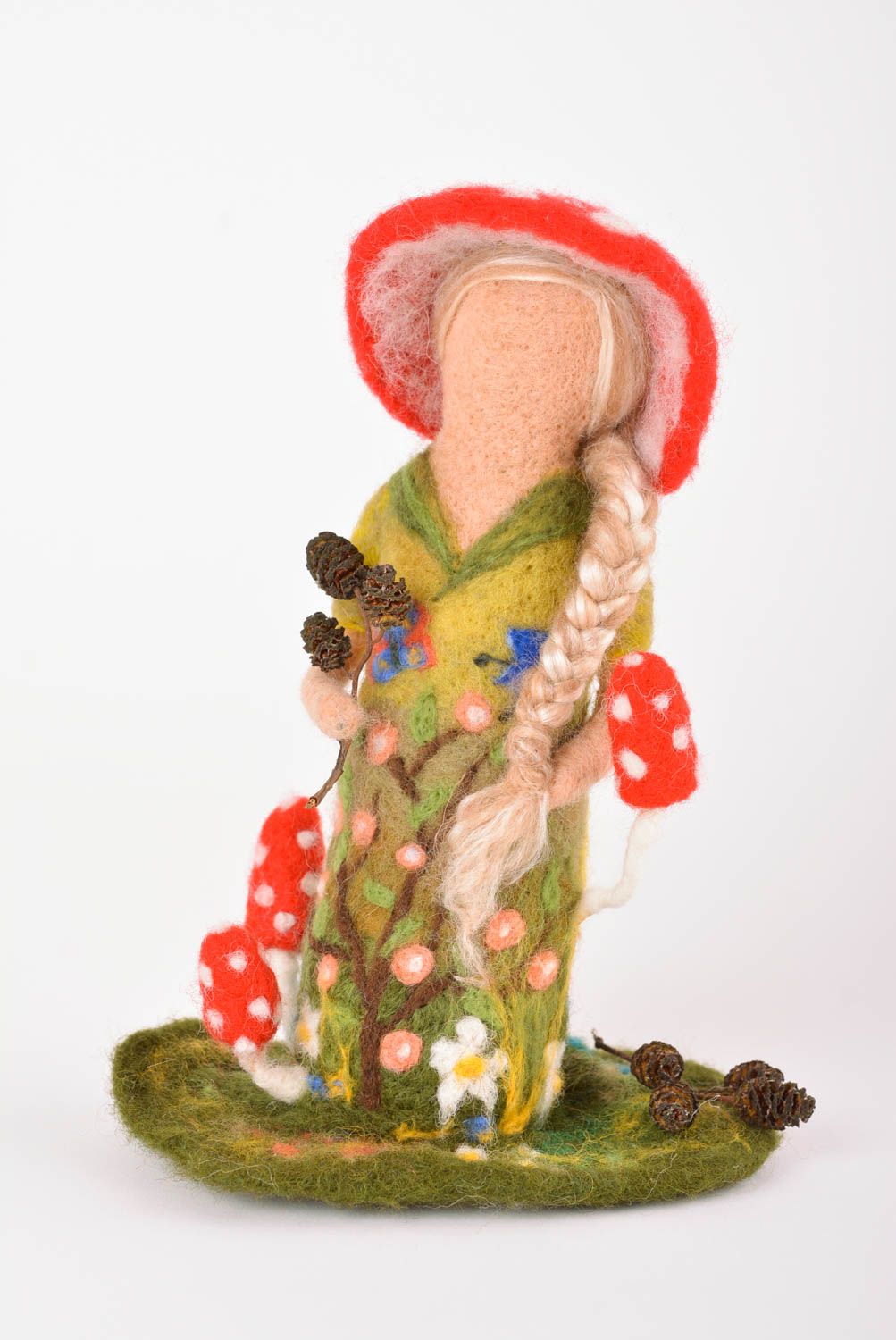 Игрушка ручной работы валяная игрушка берегиня леса декор для дома милая фото 1