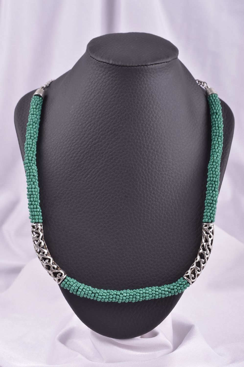 Collier vert Bijou fait main perles de rocaille Accessoire pour femme design photo 1